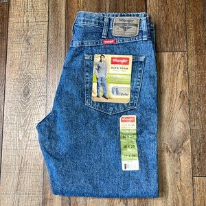 Wrangler NWT regular fit jeans